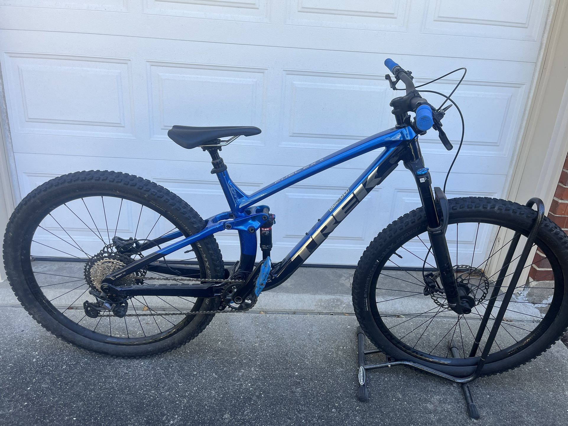 Trek Fuel Ex 8 Gen 5 ( PRICE NEGOTIABLE) NO TRADES