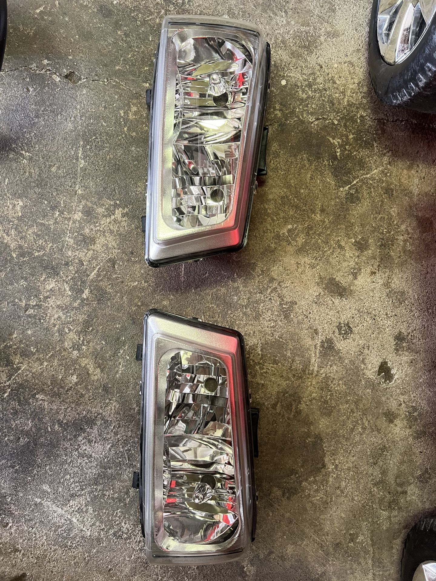 Silverado Headlights 03-06