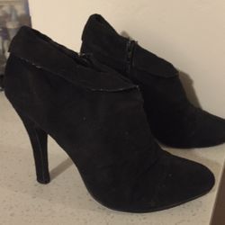 Black Bootie Heels Sz 8