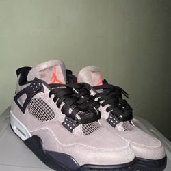 Jordan Retro 4 Size 10 Taupe Haze