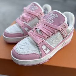 Lv Women Size 35 , 36 , 37, 39 ,40