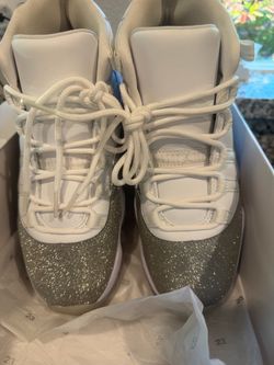 Women’s Jordan 11 Retro Size 8.5