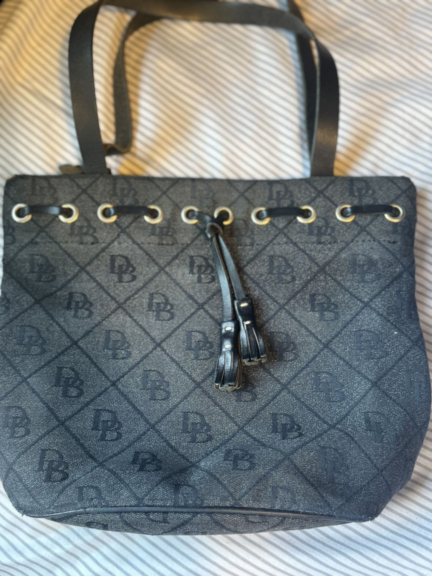 VINTAGE DOONEY & BOURKE Medium Bucket Bag Black
