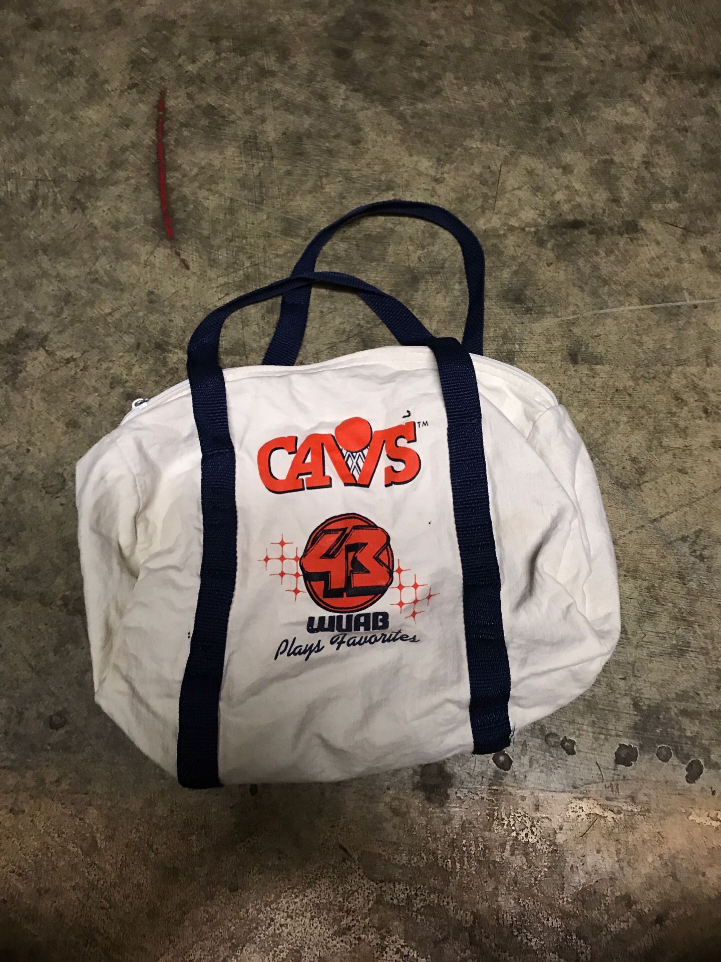 Cleveland Cavaliers small duffle bag