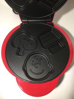Smart Planet Peanuts Snoopy & Charlie Brown Character Waffle Maker