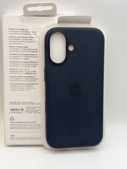 Apple iPhone 17 Silicone Case with MagSafe Black
