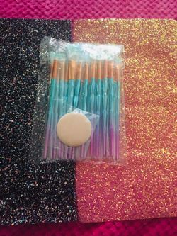 Makeup 💄 Lovers 😍 Check Out 👀 My Page & $ave 💯 1st Time Customers 👑 Free Gift 🎁