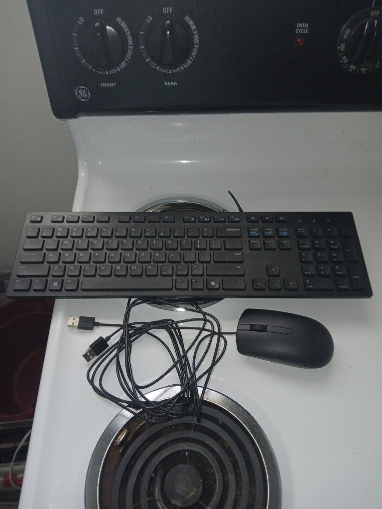 DELL WIRED KEYBOARD WITH MOUSE