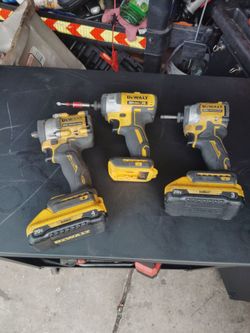 3 DeWalt tools together