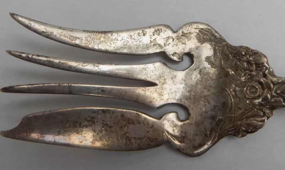 STERLING SILVER SERVING FORK 117.7G ANTIQUE COLLECTIBLE