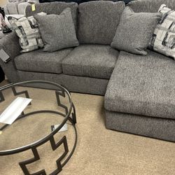 Stylish Reversing Chaise Sectional! 