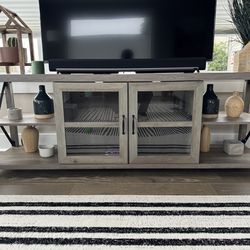TV/Entertainment Stand