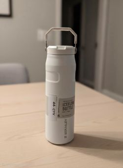 Stanley IceFlow Aerolight 24oz Flip Straw Bottle - White