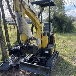 AGT industrial Mini Excavator 2023