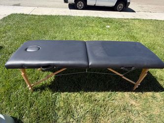 Massage table/ eyelash table