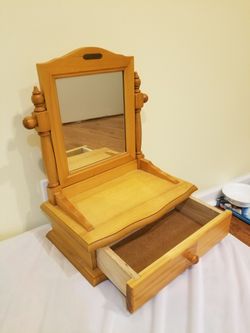 Mirrored Jewelry And Cosmetic Chest