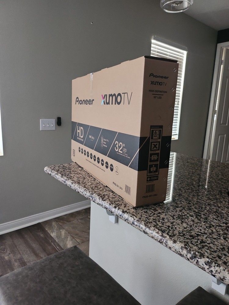 32 Inch XumoTV
