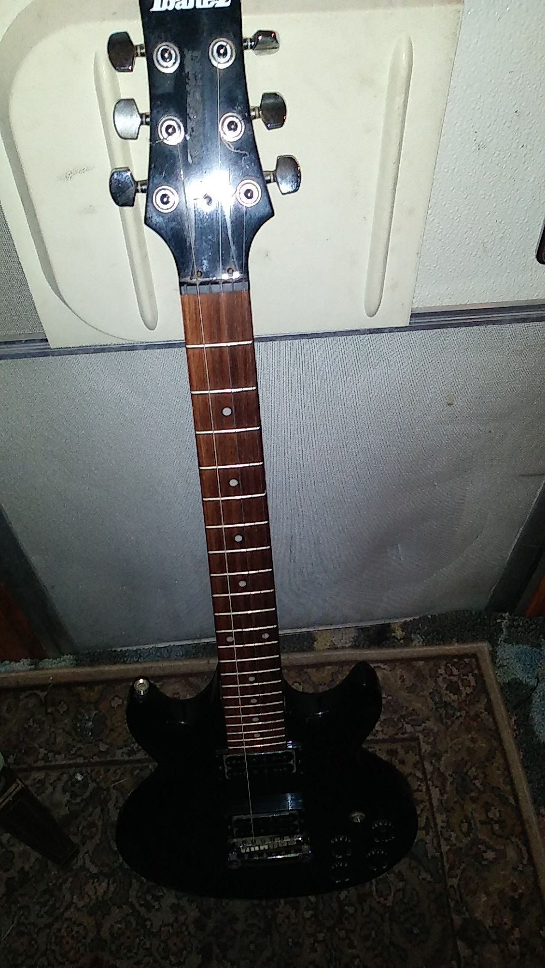 Ibanez Gio 6 string electric guitar