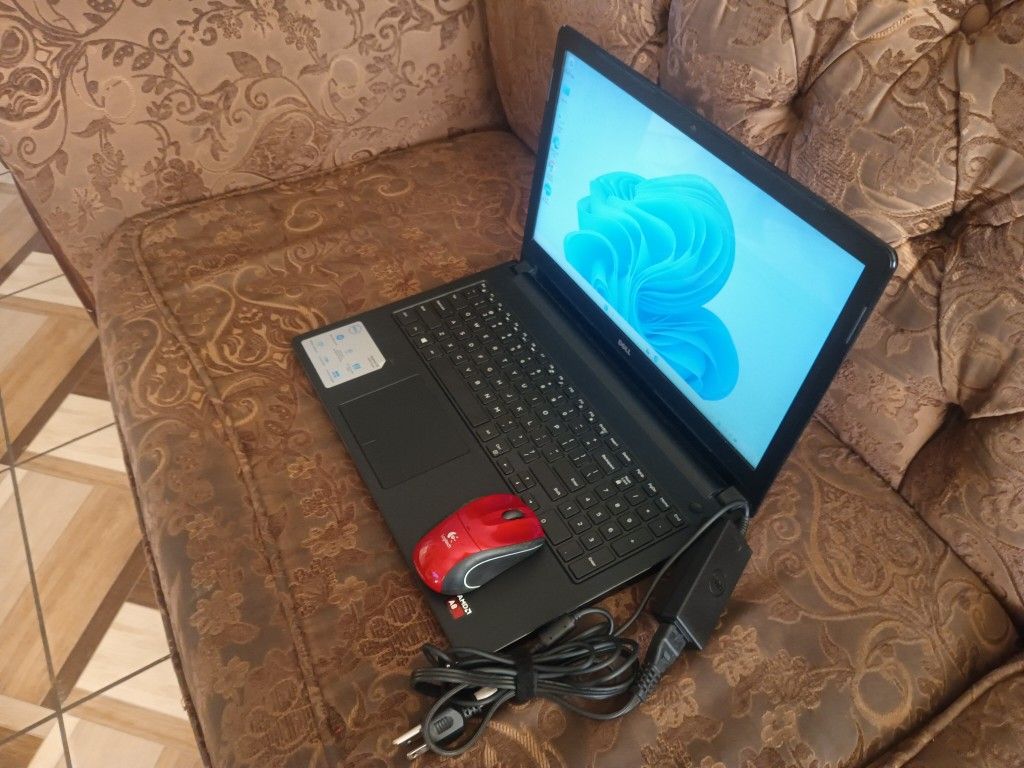 Laptop Dell Inspiron 5555-SMD-A8-12gb Ram-128gb HD SSD Solid- Go-od For Stud-ents.