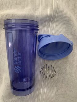 22oz Mixer Shaker Blender Bottle with Filp Top Lid and Blender Ball