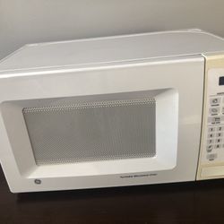 GE Countertop Turntable Microwave 