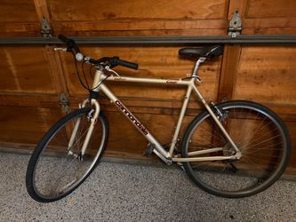 Men’s Cannondale hybrid commuter bike