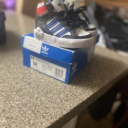 Toddler Hi-Top Adidas (5c)