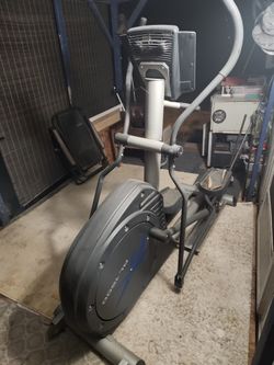 Reebok RL 1500 Elliptical Trainer. 200 OBO OR TRADE for Sale in Sanger CA OfferUp