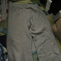gray sweatpants 