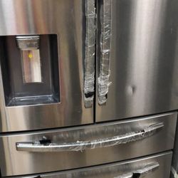 SAMSUNG RF24RSR 23 cu. ft. 4-Door French Door Refrigerator