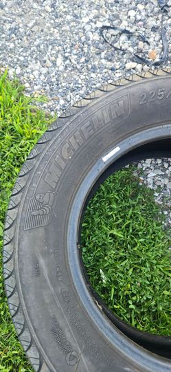 225 /65/16 Michelin  tire