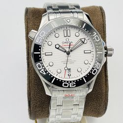 A men's classic business watch