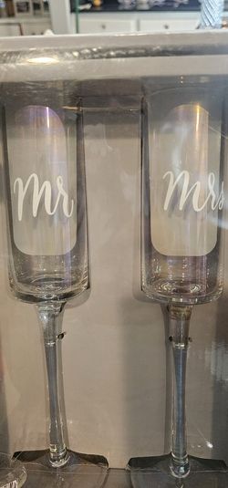 Hobby Lobby Toasting Mr. & Mrs. Glasses New!