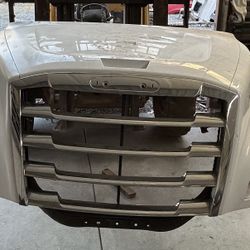 Freightliner Cascadia Hood