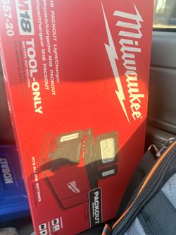 Milwaukee Light/charger