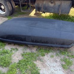 Yakima Skybox rooftop travel cargo box 16 cubic foot