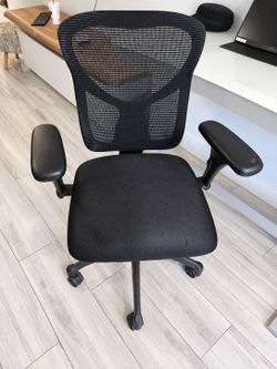 Black Mesh Ergonomic Office Chair