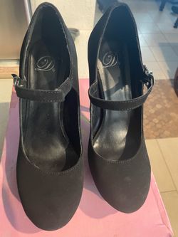 Delicious women stiletto shoes size 7.5
