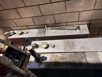 Oil tank
