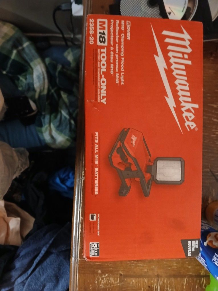 M18 Milwaukee Clamping Flood Light