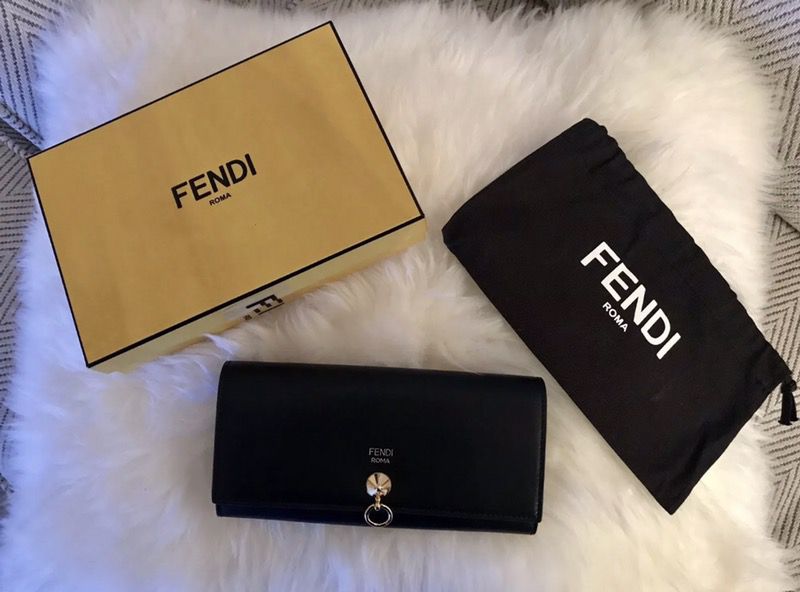 Fendi continental wallet (Authenticity card included, plus box and dust bag) retail $590