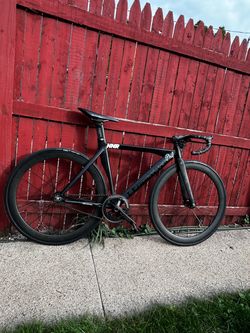 Leader 725 frame with carbon leader fork