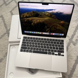 Apple Macbook Air 13 Inch, M3 Chip, 16GB RAM, 256GB SSD