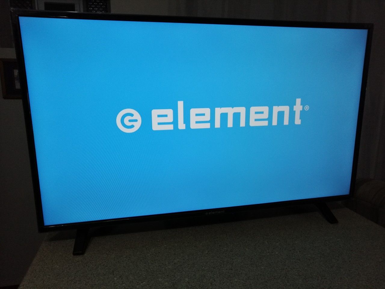 39 inch Element Smart TV