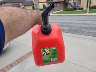 Excellent Condition Scepter Eco 2.5-Gallon Gas Can Nothing Less Will Be Accepted