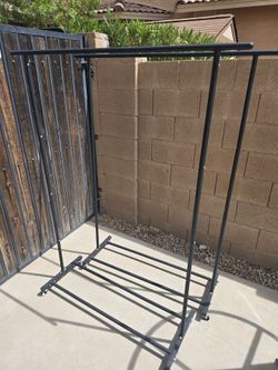 2 garment racks