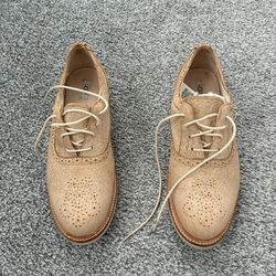 UGG Woman’s Oxfords / Like new