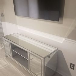 60” Mirrored TV Stand  Great Deal! 