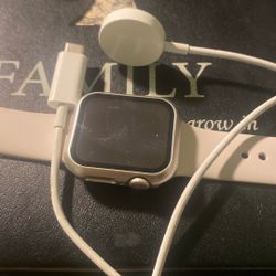 Apple Watch SE (GPS) (2nd Generation)
