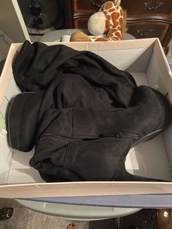 8.5 black Chinese laundry boots